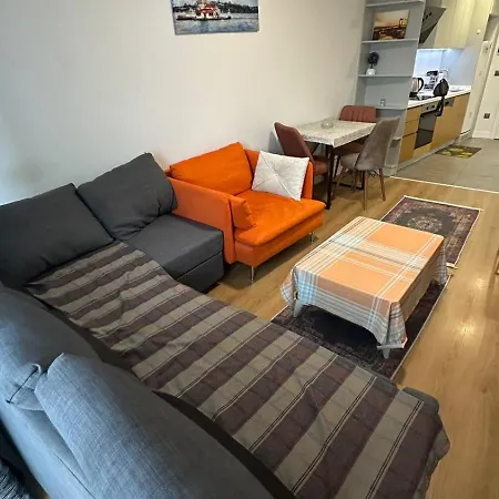 Kristal Apartment